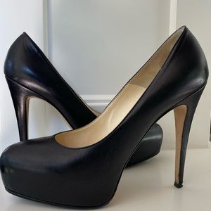 Bryan Atwood black leather platform pump